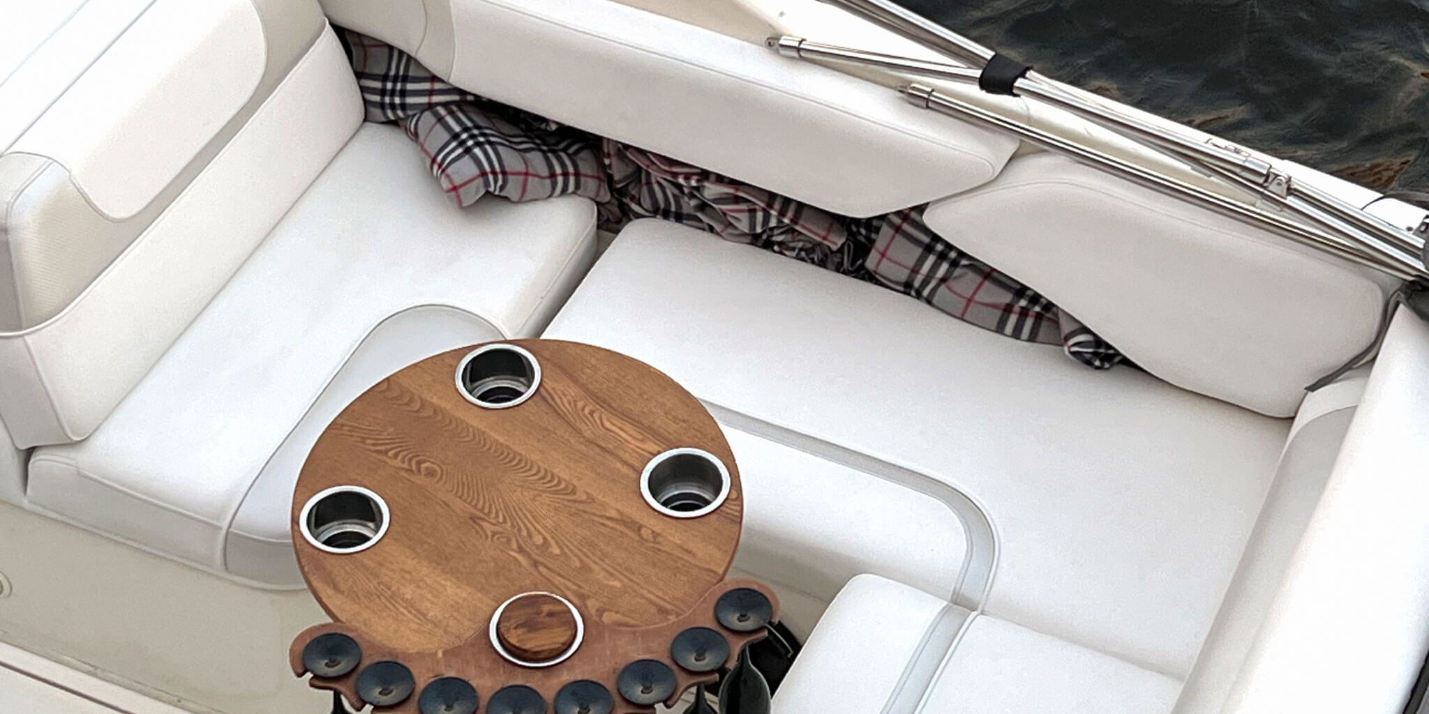 Marine vinyl seating and gelcoat on a boat interior, the surfaces sunscreen containing avobenzone can stain